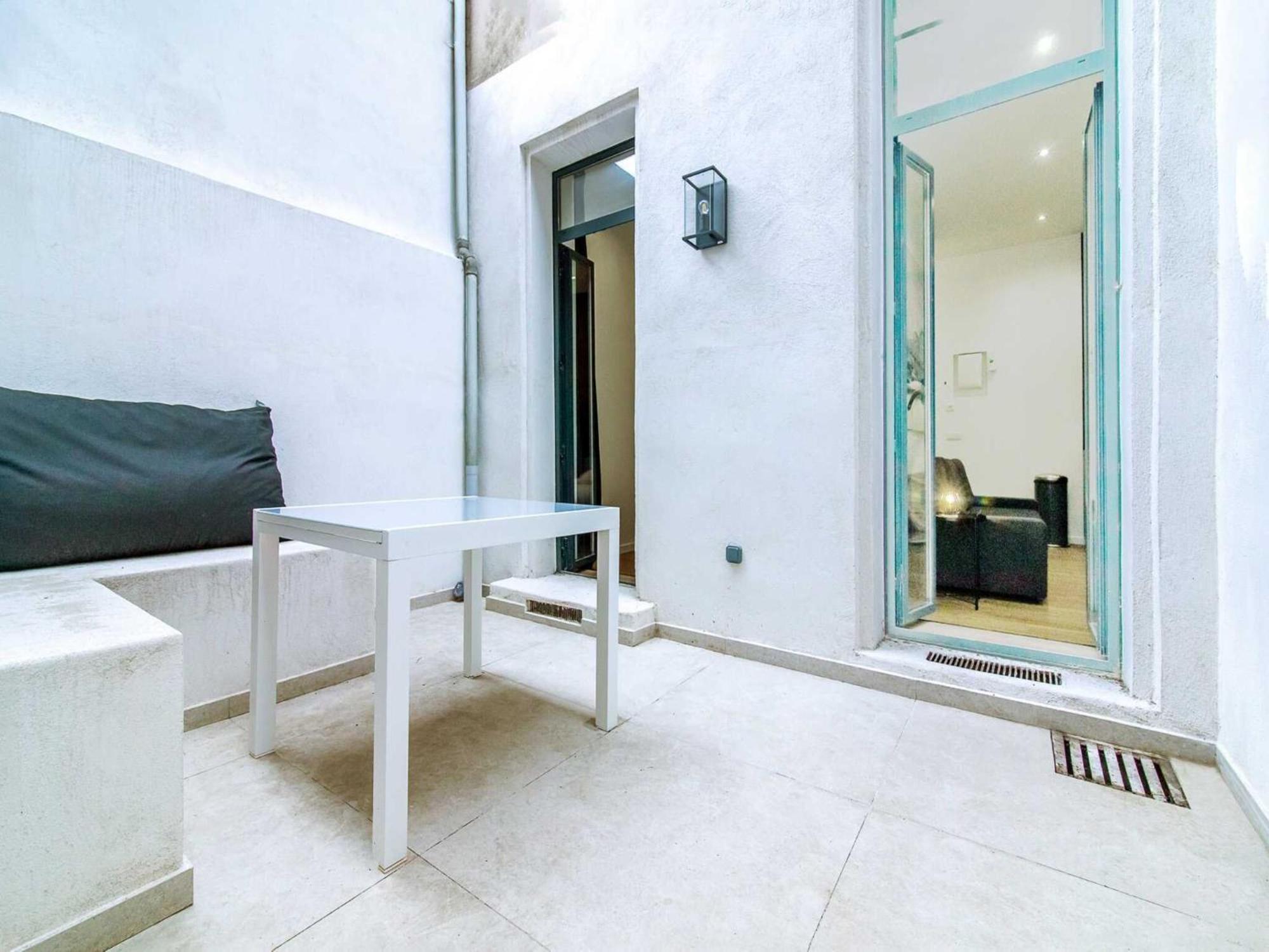 Cosy With Terrace -1br 4p- Apartment