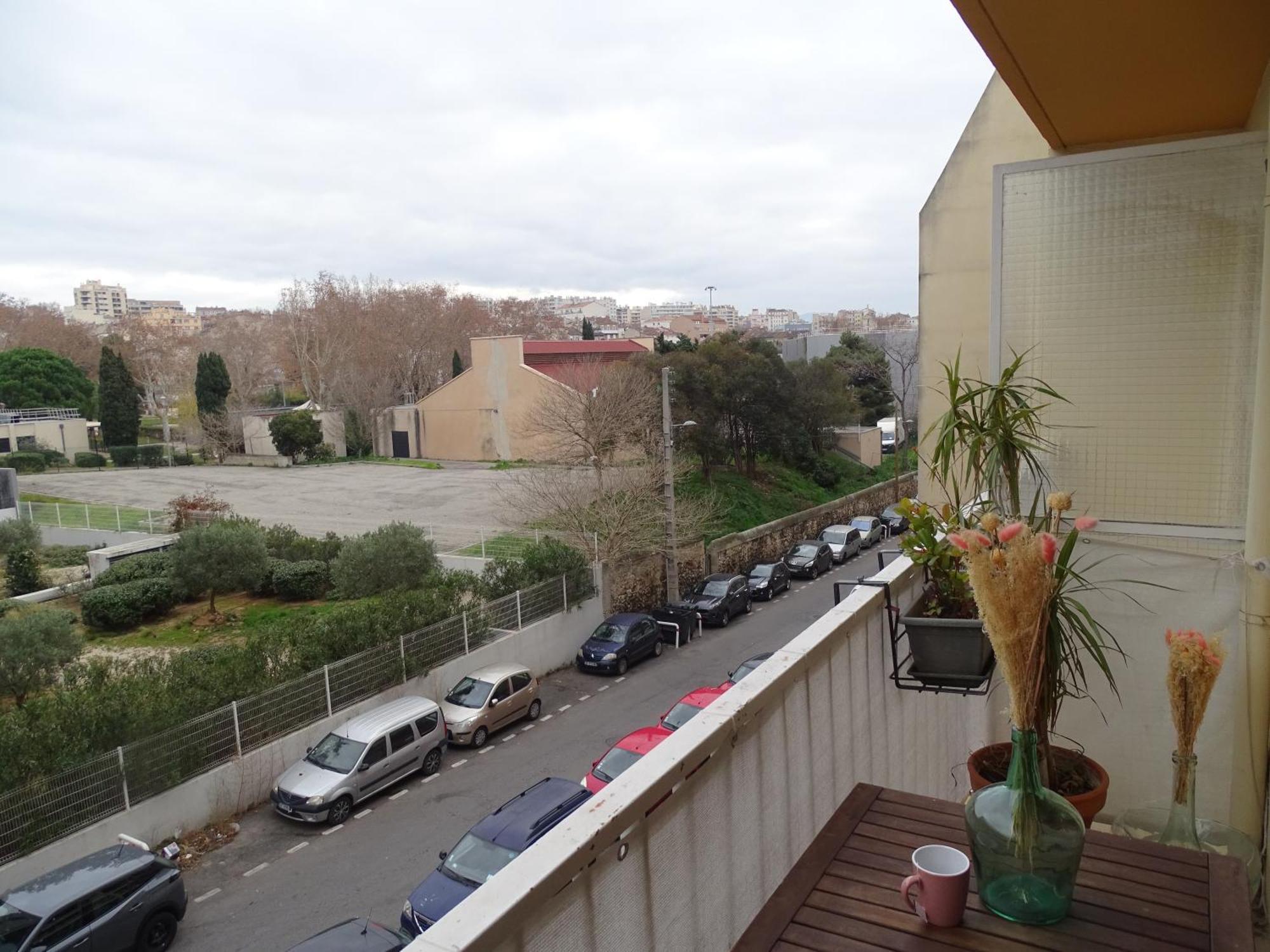 Le Letizia-wifi-netflix-balcon-friche Belle De Mai Urban Nestconciergerie Apartment Marseille