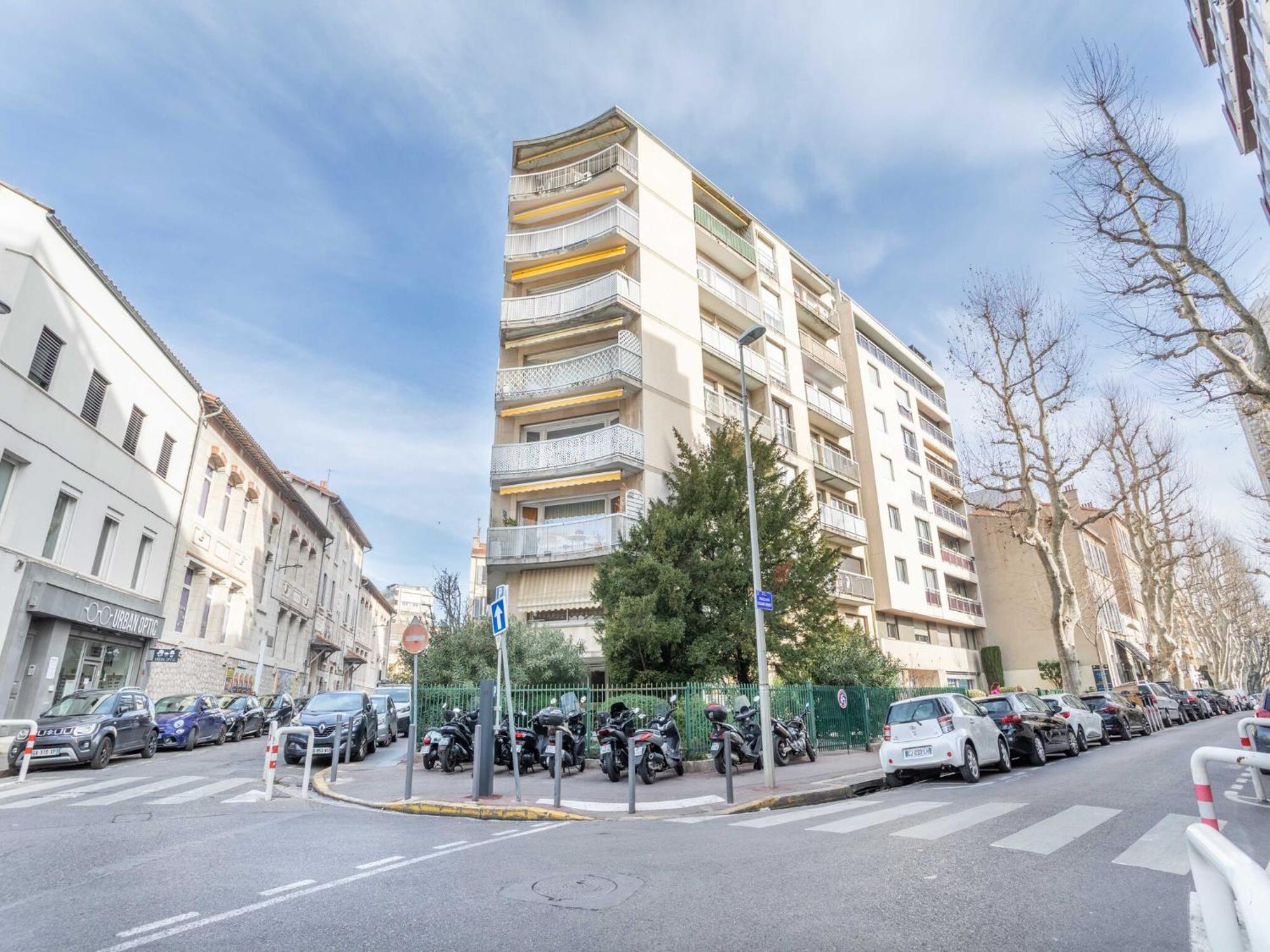 Cosy In Perier District - Mobility Lease Apartment
