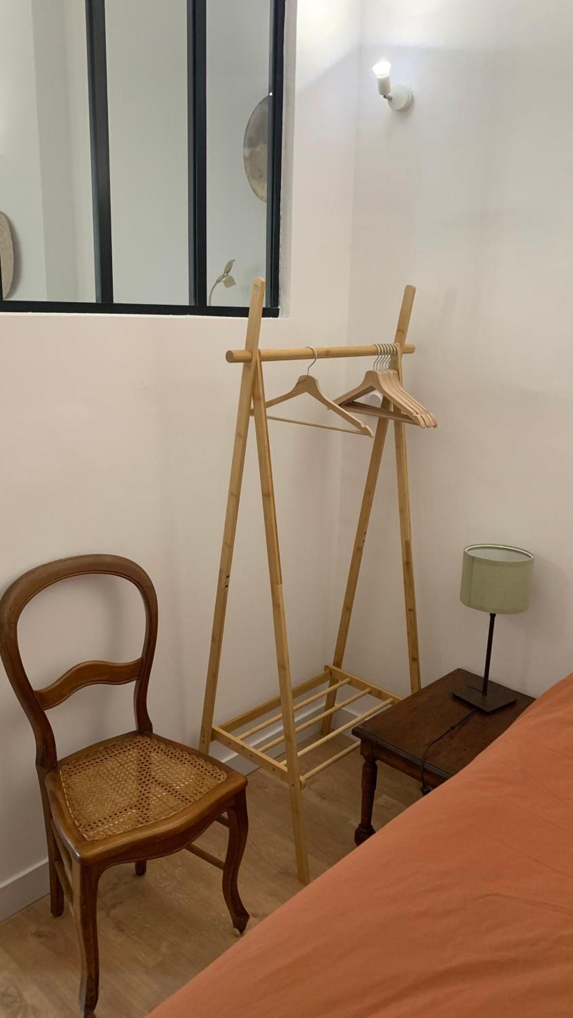 Petit Nid Proche De La Et Du Port Apartment Marseille
