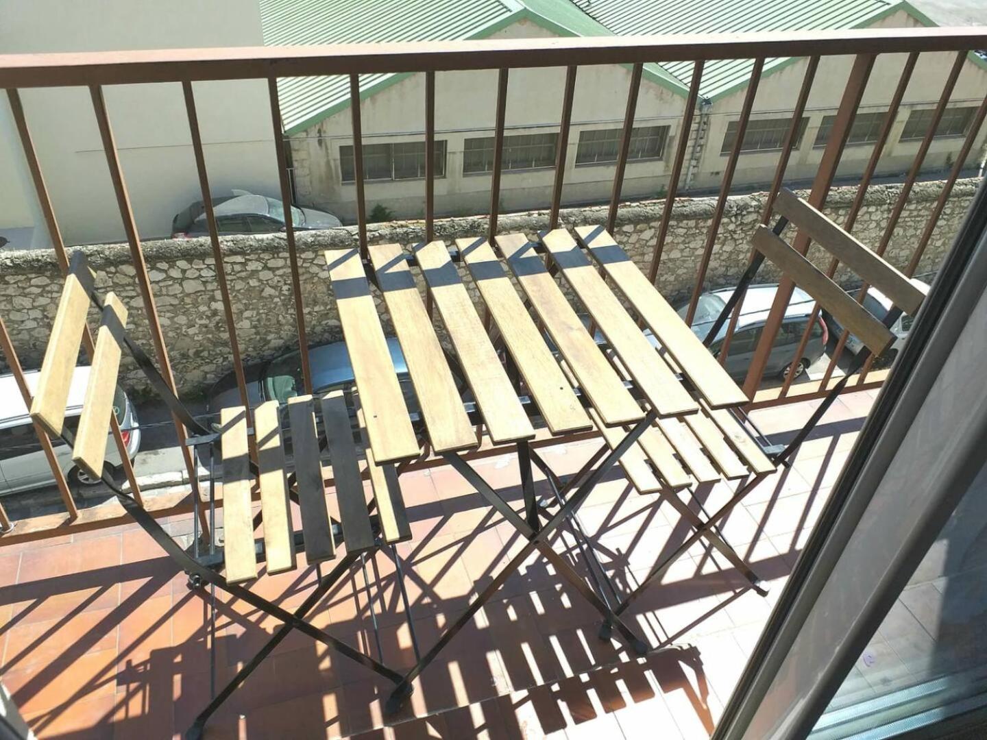 Apartment T2 Calme, Stationnement Gratuit, Autoroute A Proximite, A 10km *