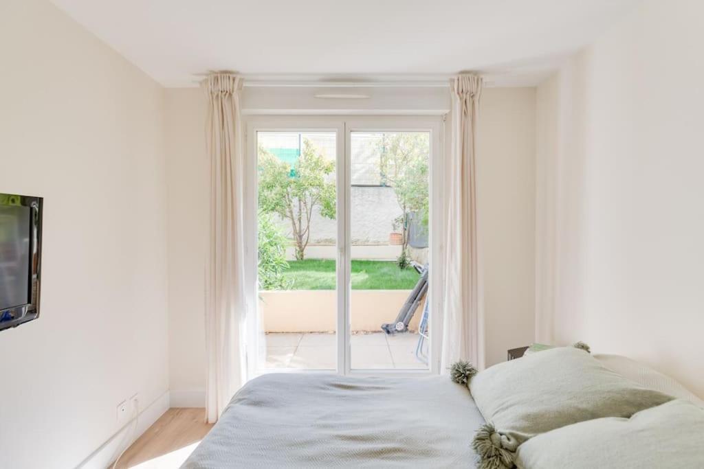 Bel Lumineux Avec Jardin, 3 Pour 5 Personnes
