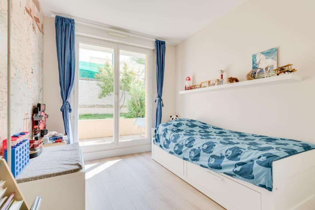 Bel Lumineux Avec Jardin, 3 Pour 5 Personnes *