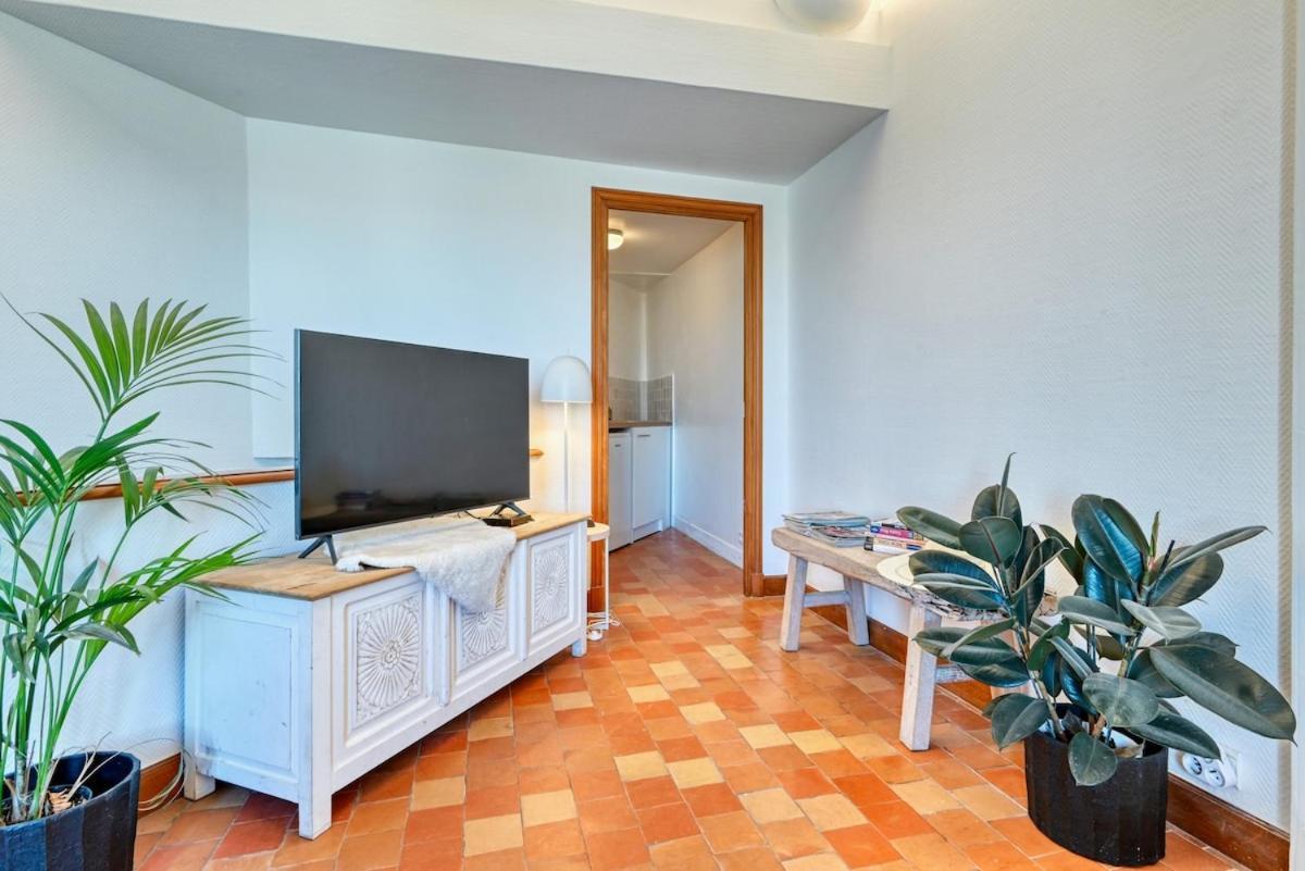 Appartement T2 Duplex Climatise A Endoume Vue Vieux-port