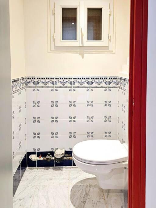 3 Bedroom With Beautiful View Old Port Apartment