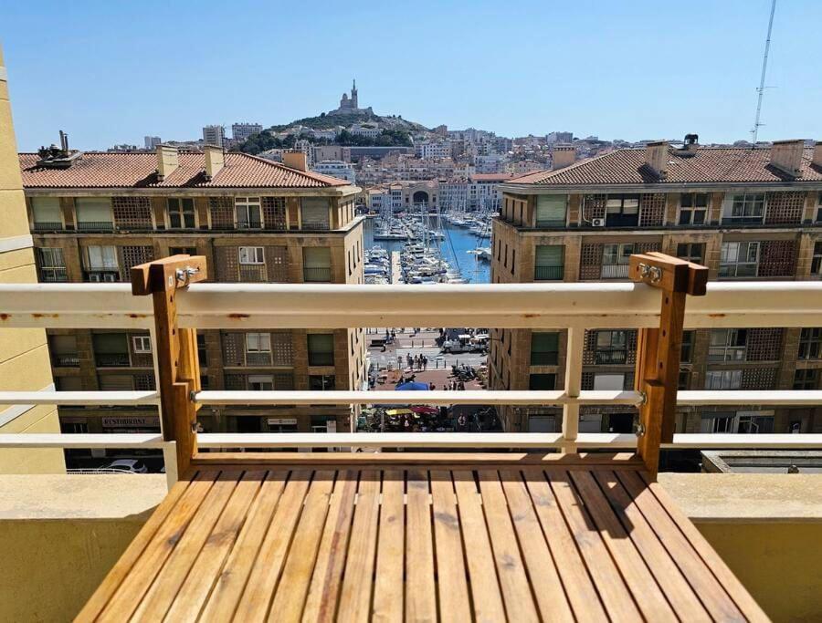 3 Bedroom With Beautiful View Old Port Apartment Marseilles