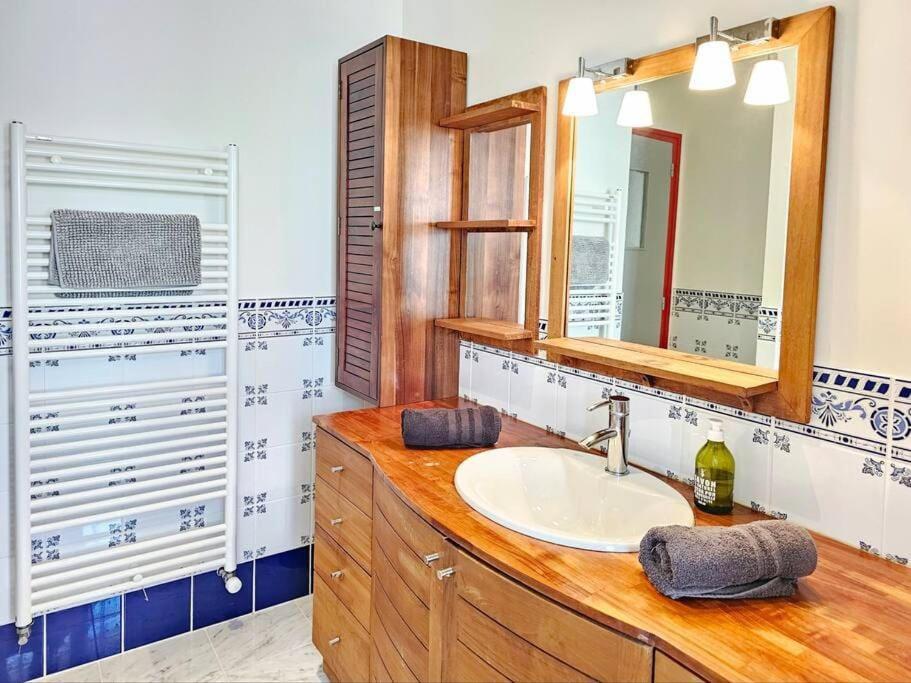 3 Bedroom With Beautiful View Old Port * Marseilles