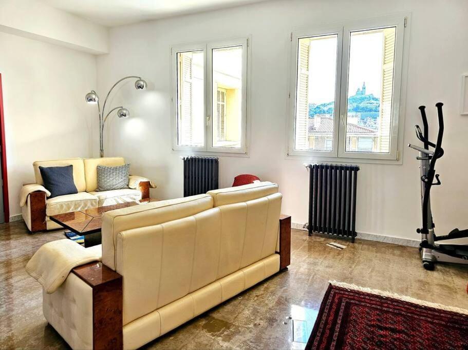 3 Bedroom With Beautiful View Old Port Apartment