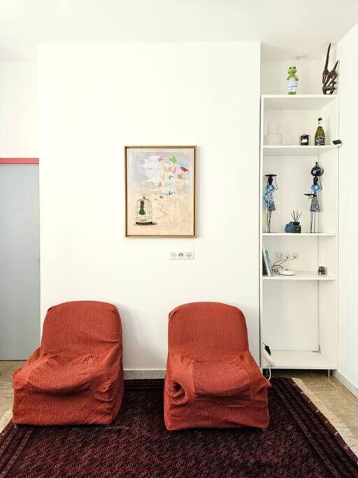 3 Bedroom With Beautiful View Old Port Apartment Marseilles