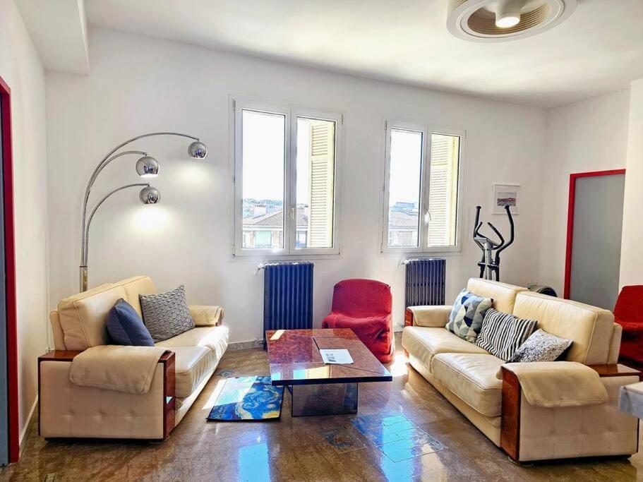 3 Bedroom With Beautiful View Old Port Apartment *