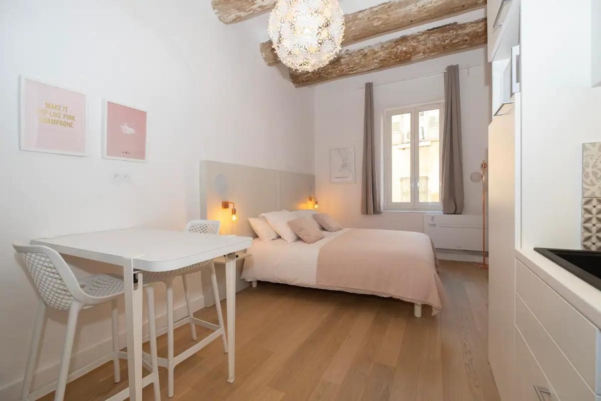 Apartment Design Vieux Port Equipe Climatise Marseille