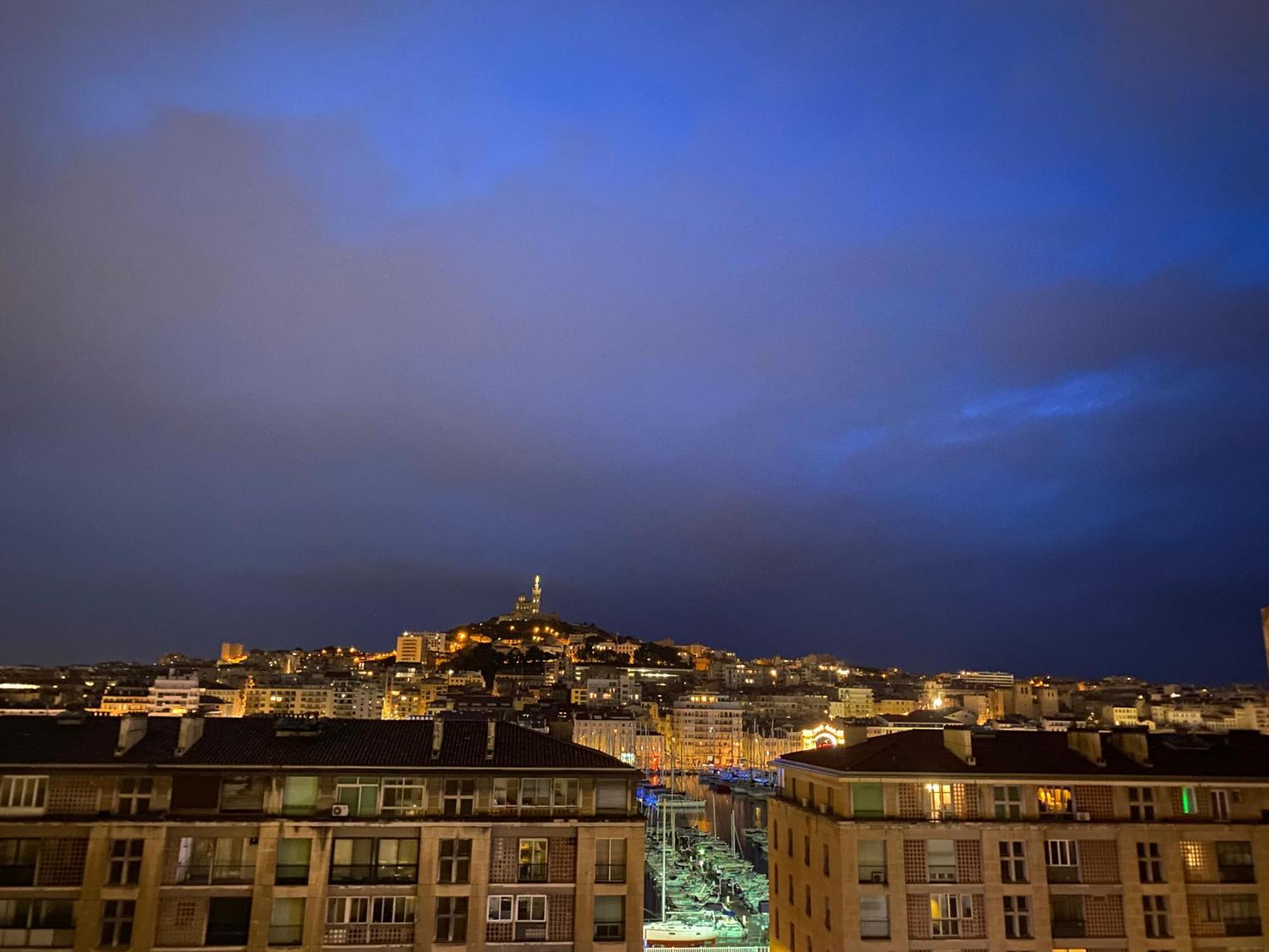 Click! Magical Views Notre-dame, Vieux Port & Rooftops - Walk To * Marseilles