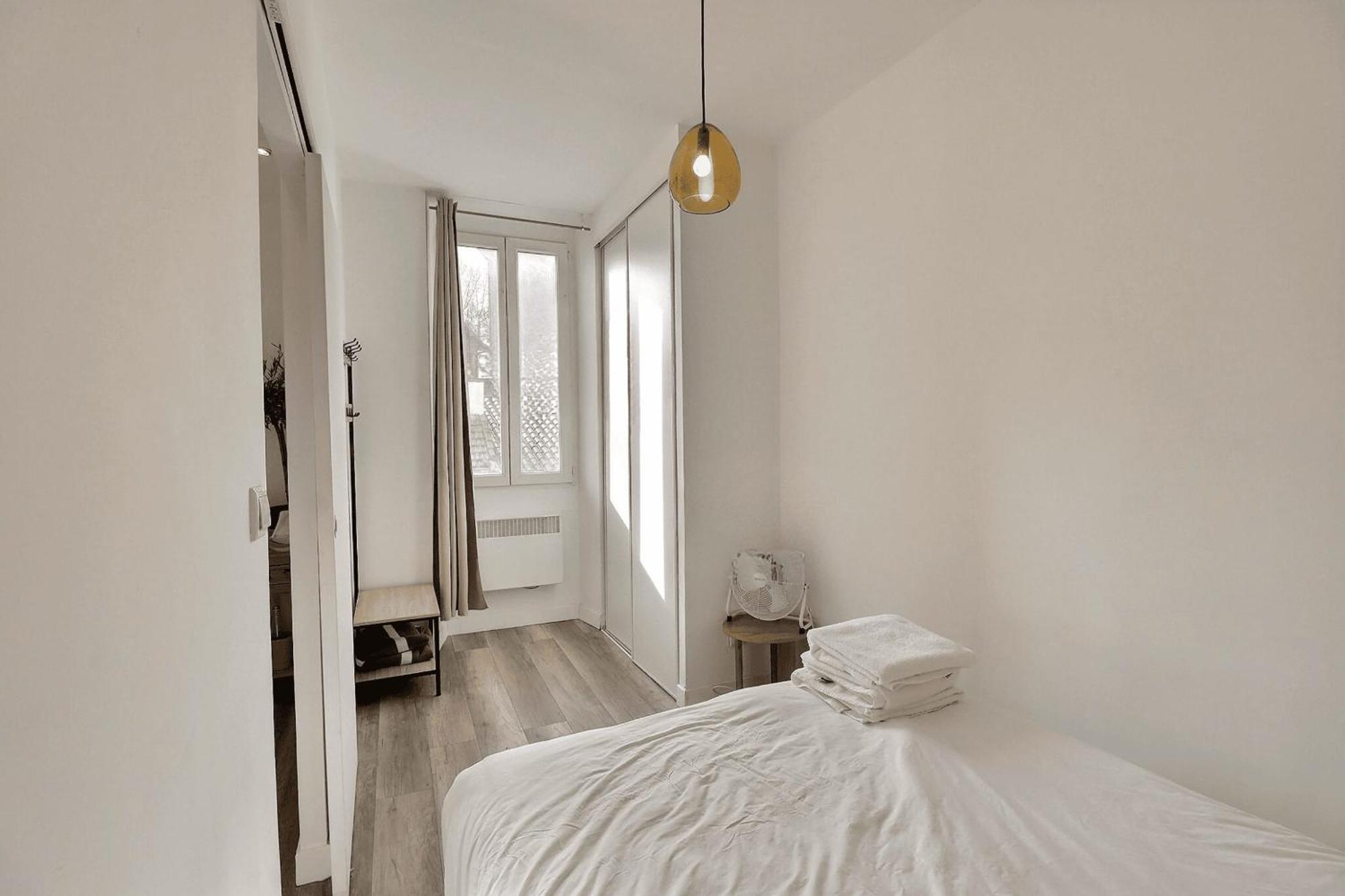 Charming T2 Of 30 M2 In The 4th - *