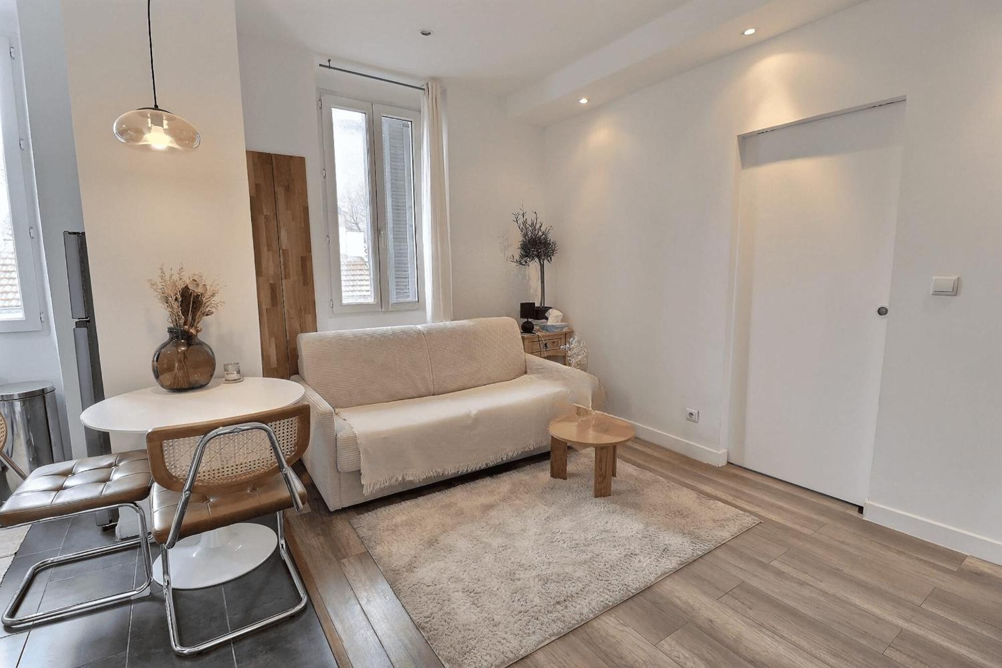 Charming T2 Of 30 M2 In The 4th - Apartment *