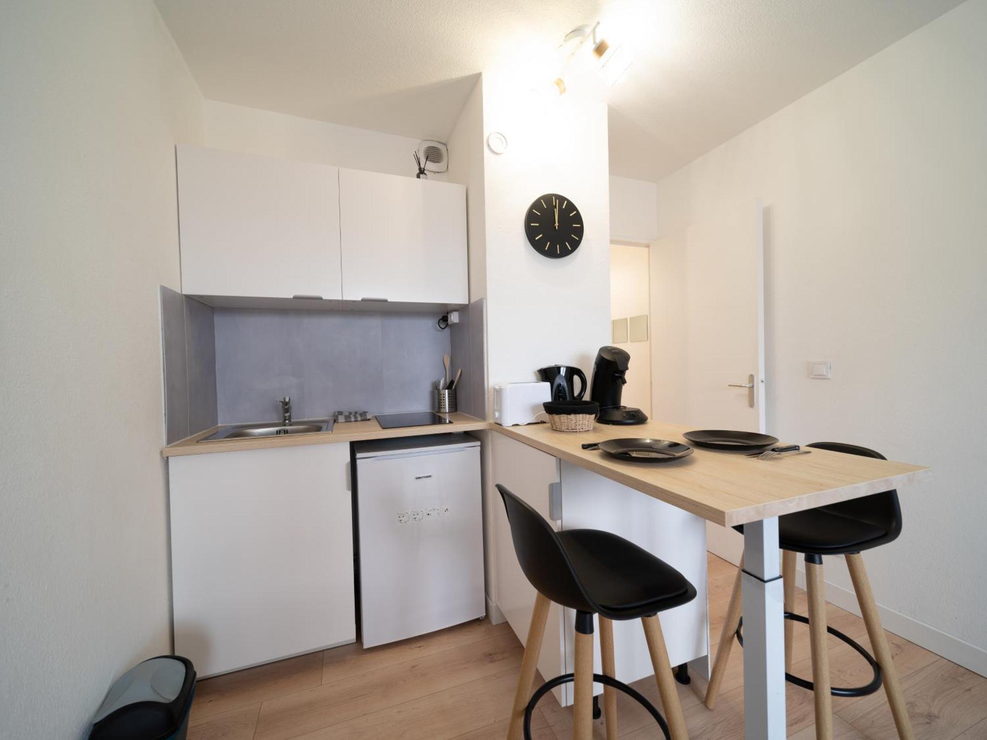 Equipe Avec Parking A 6min A Pied De La Gare St Charles *