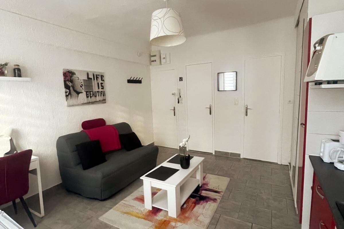 Apartment Mignon Pour 2 Pers, Quartier Metro A 1min *