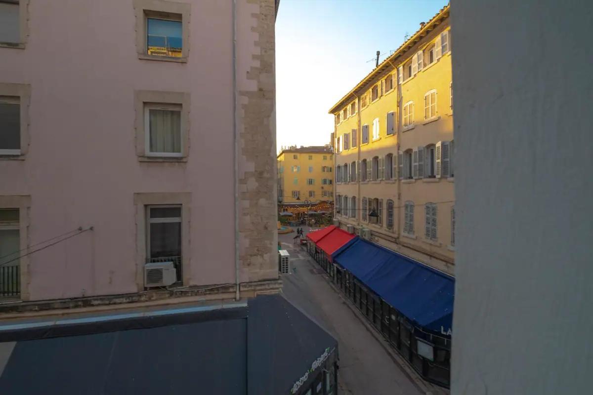 Design Vieux Port Equipe Climatise Marseille