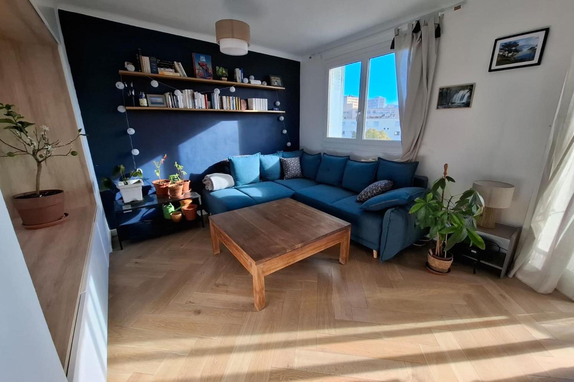T2 With Wifi And Balcony In * Marseilles