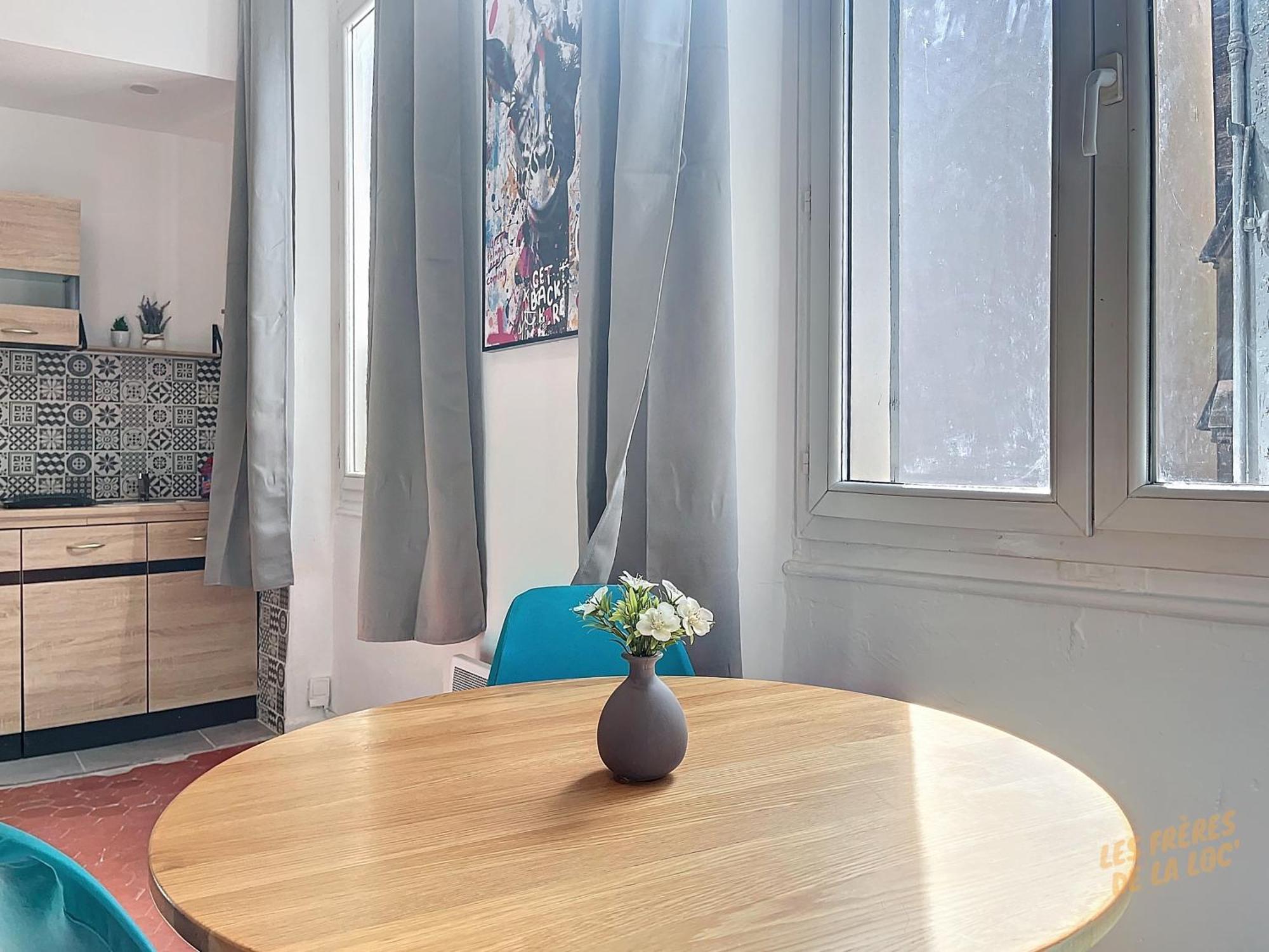 Apartment Lumineux - Cours Julien - Les Freres De La Loc'