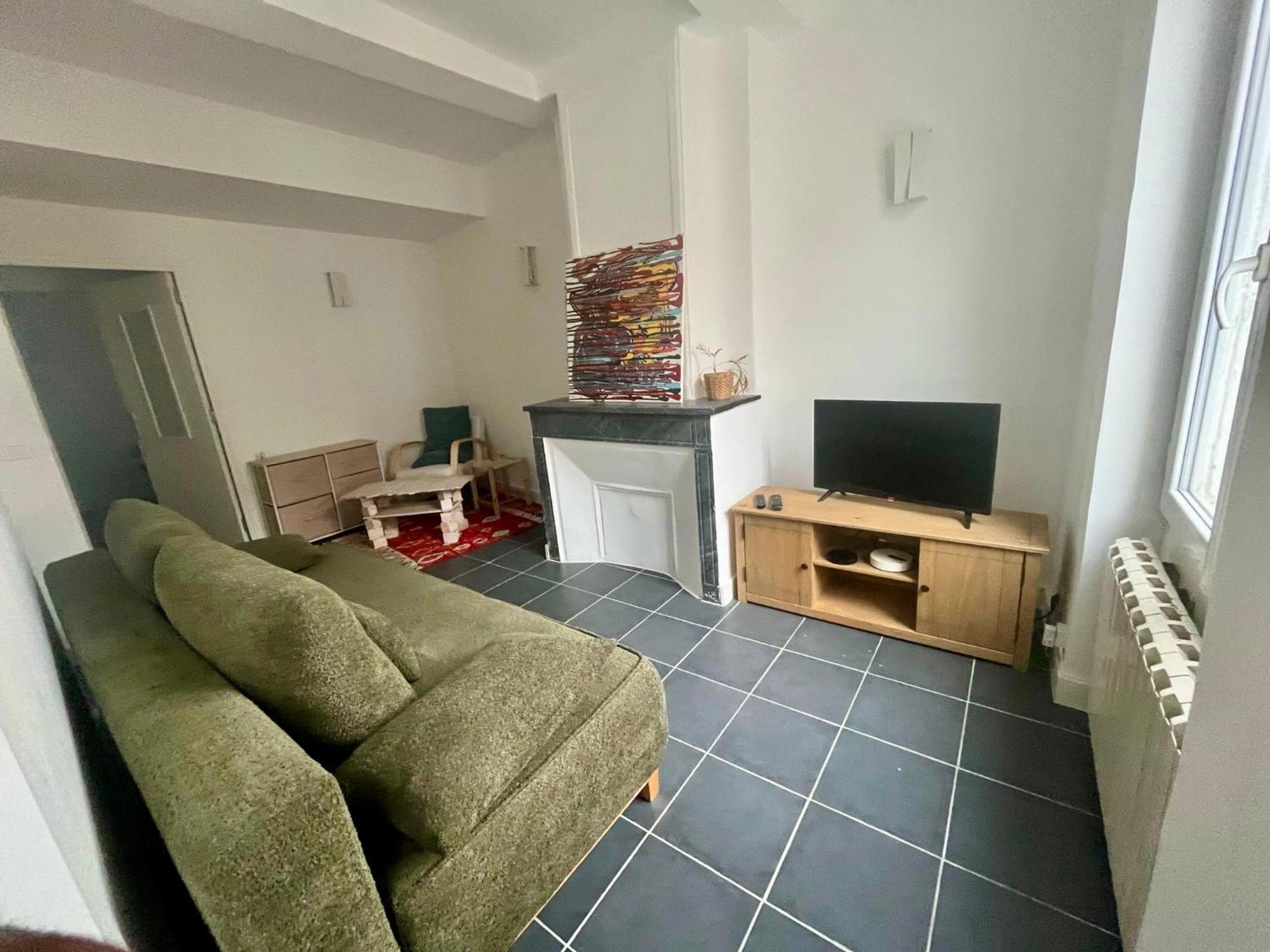 Un Spacieux T2 En Plein Centre Cours Belsuns Appartement Marseilles