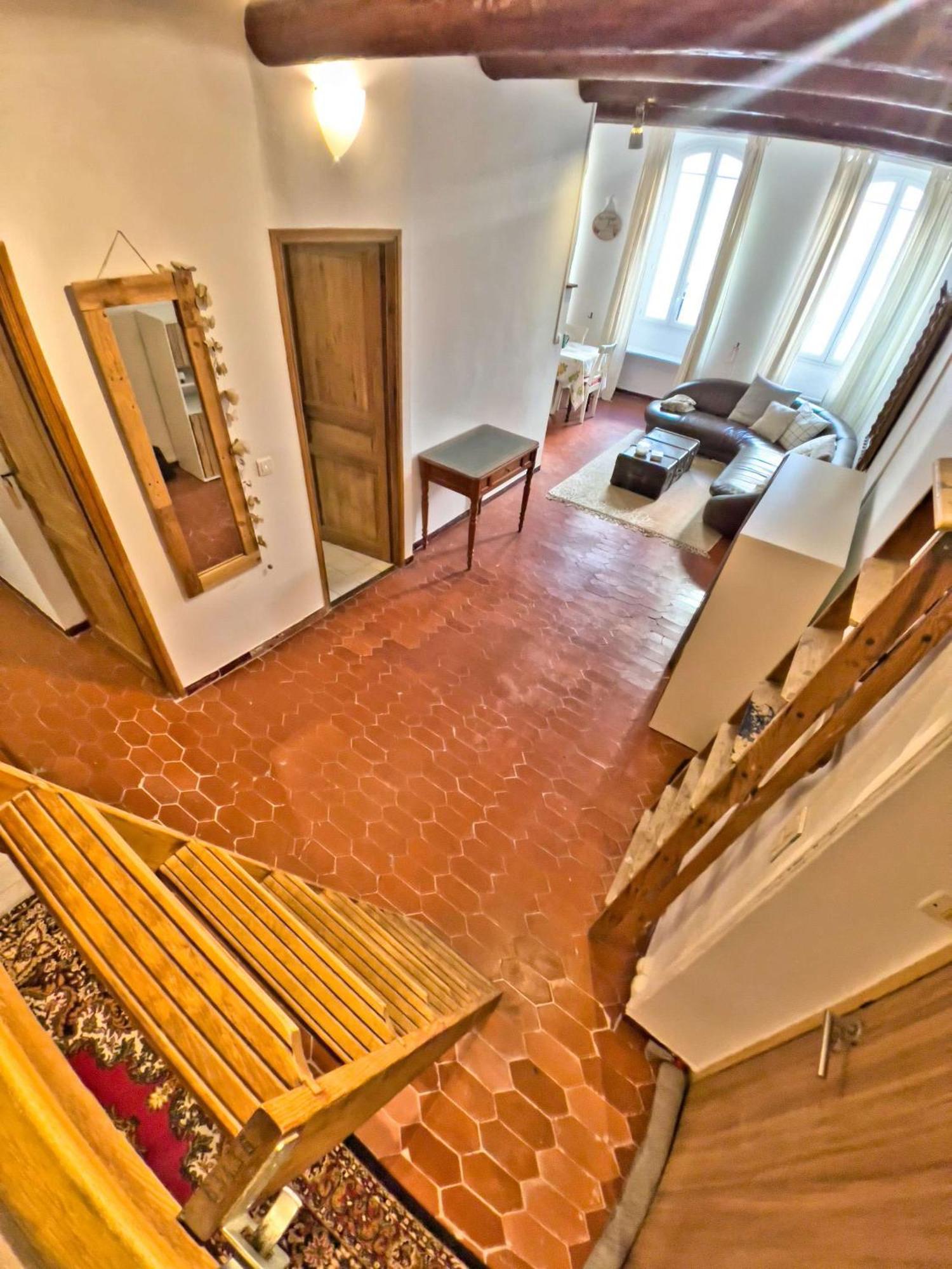 Appartement Vieux-port : Cozy, Calme Et Pratique *
