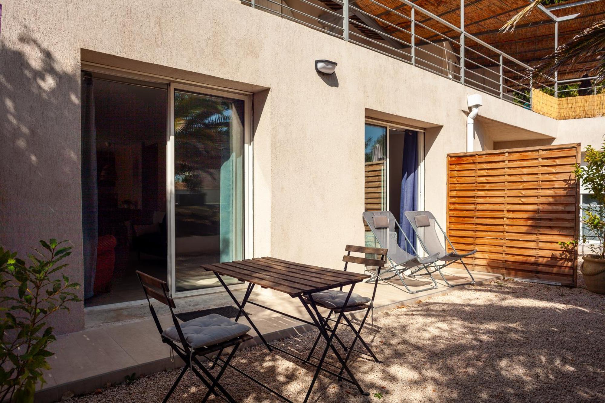 Cocon Avec Piscine Et Jardin Appartement *