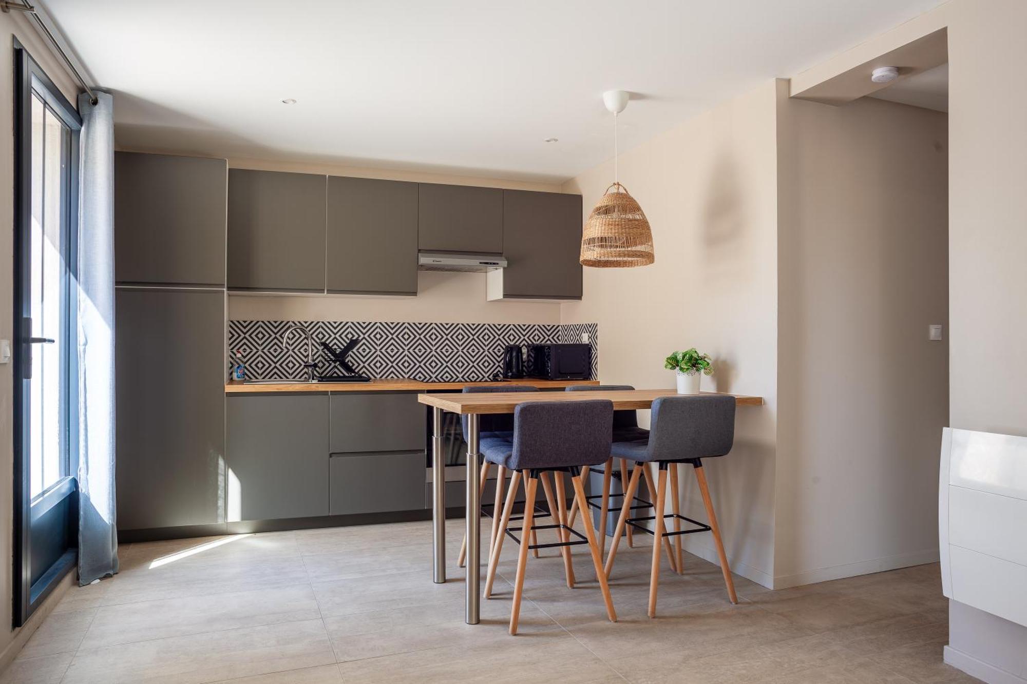Cocon Avec Piscine Et Jardin Appartement *