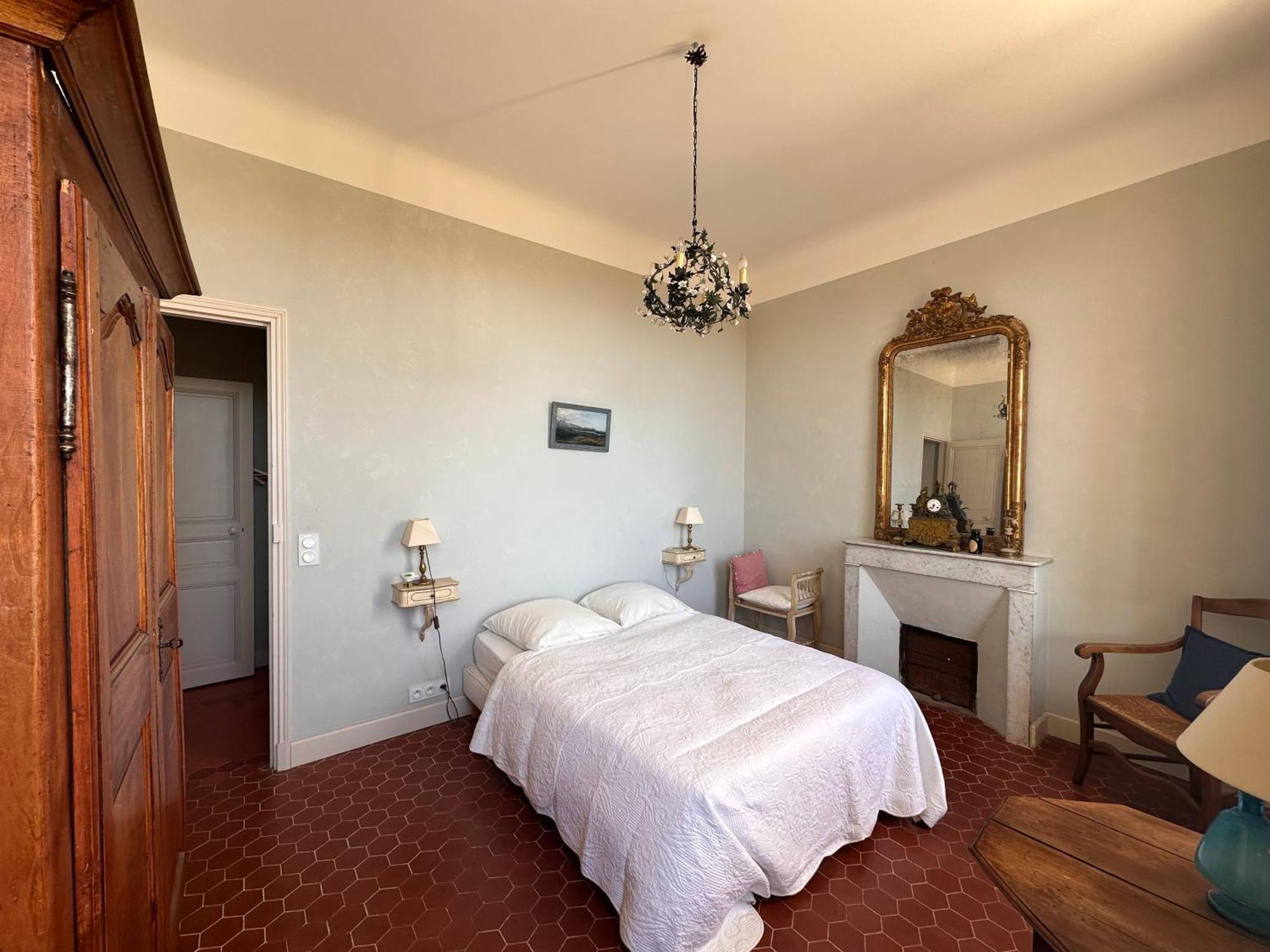 Bastide Provencale Avec Piscine Villa