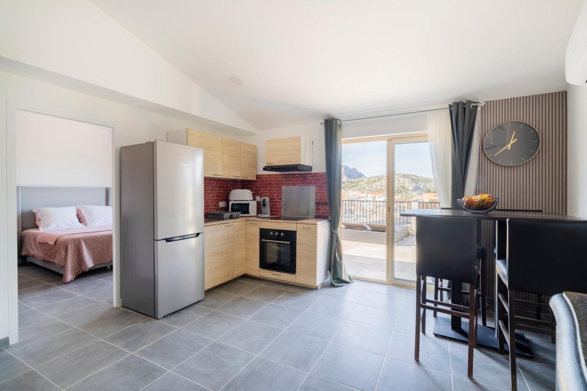 Apartment Les Goudes, Acces Direct A La 4 Marseille
