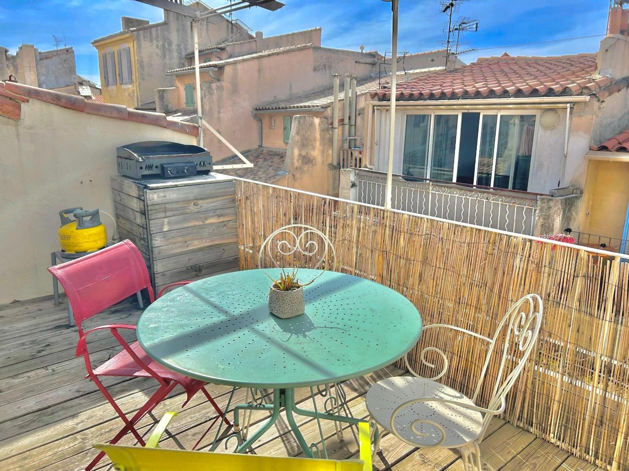 Apartment Le Panier - Joli Duplex Centre Historique Avec Grande Terrasse Et Balneo Proche Vieux Port Marseille