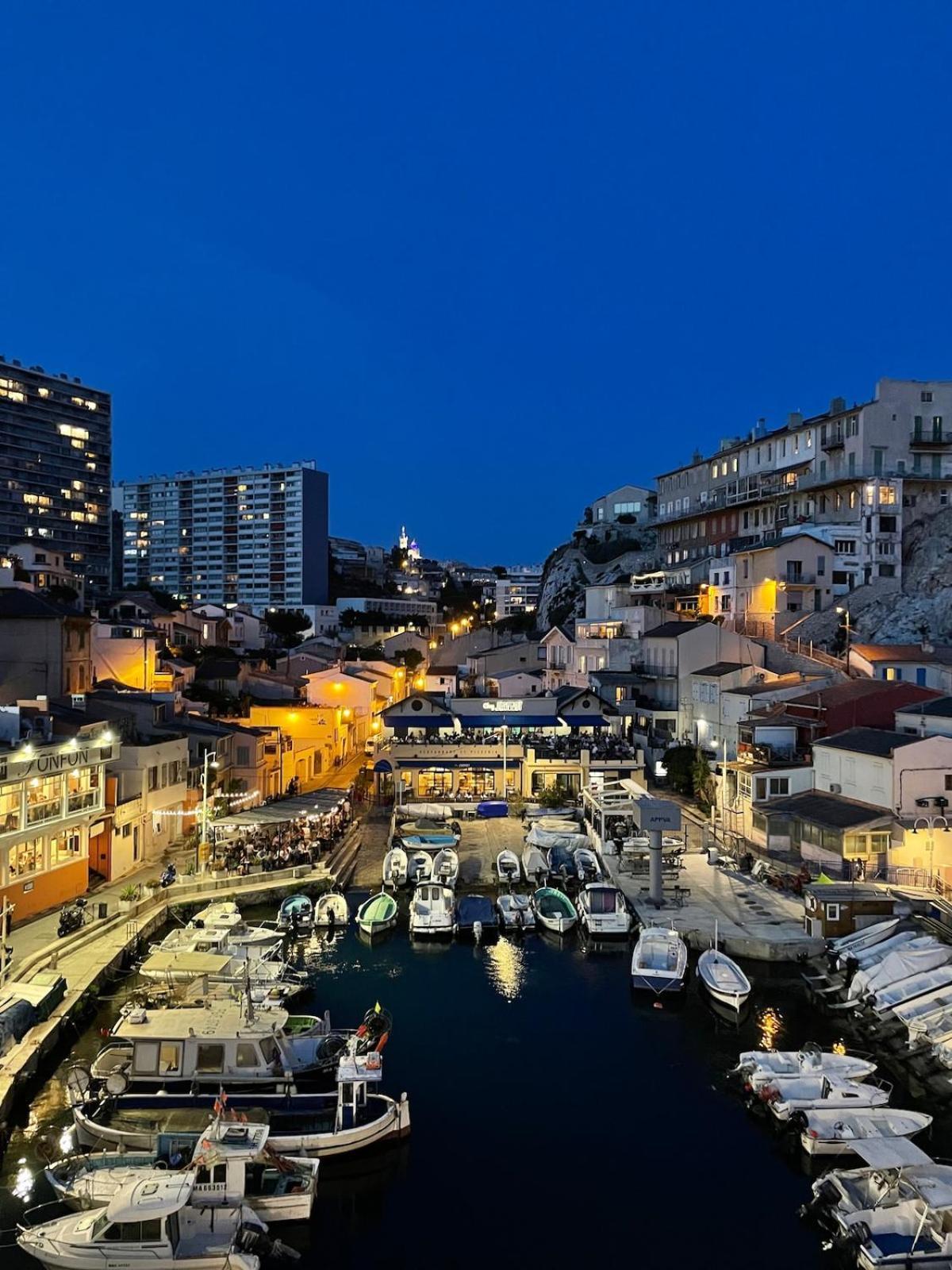 Apartment Refait A Neuf Entre Et Vieux Port Marseilles