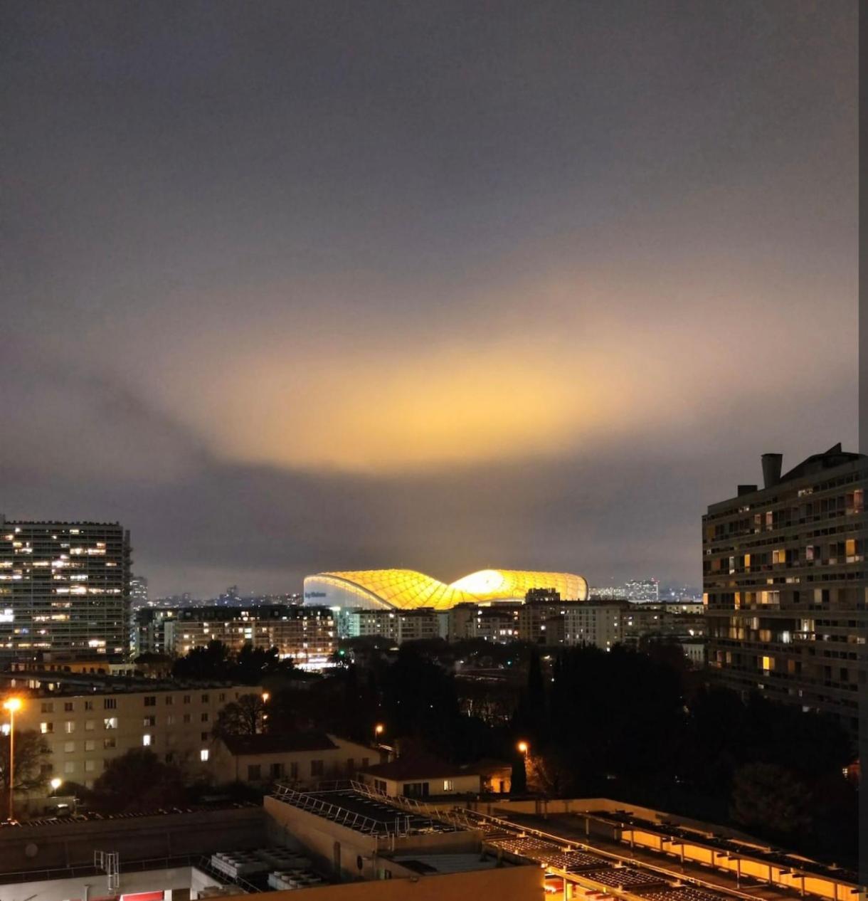 Privatunterkunft Entre Et Stade Velodrome
