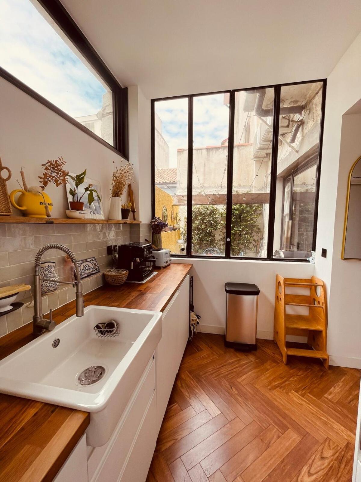House With Patio In Camas Marseille