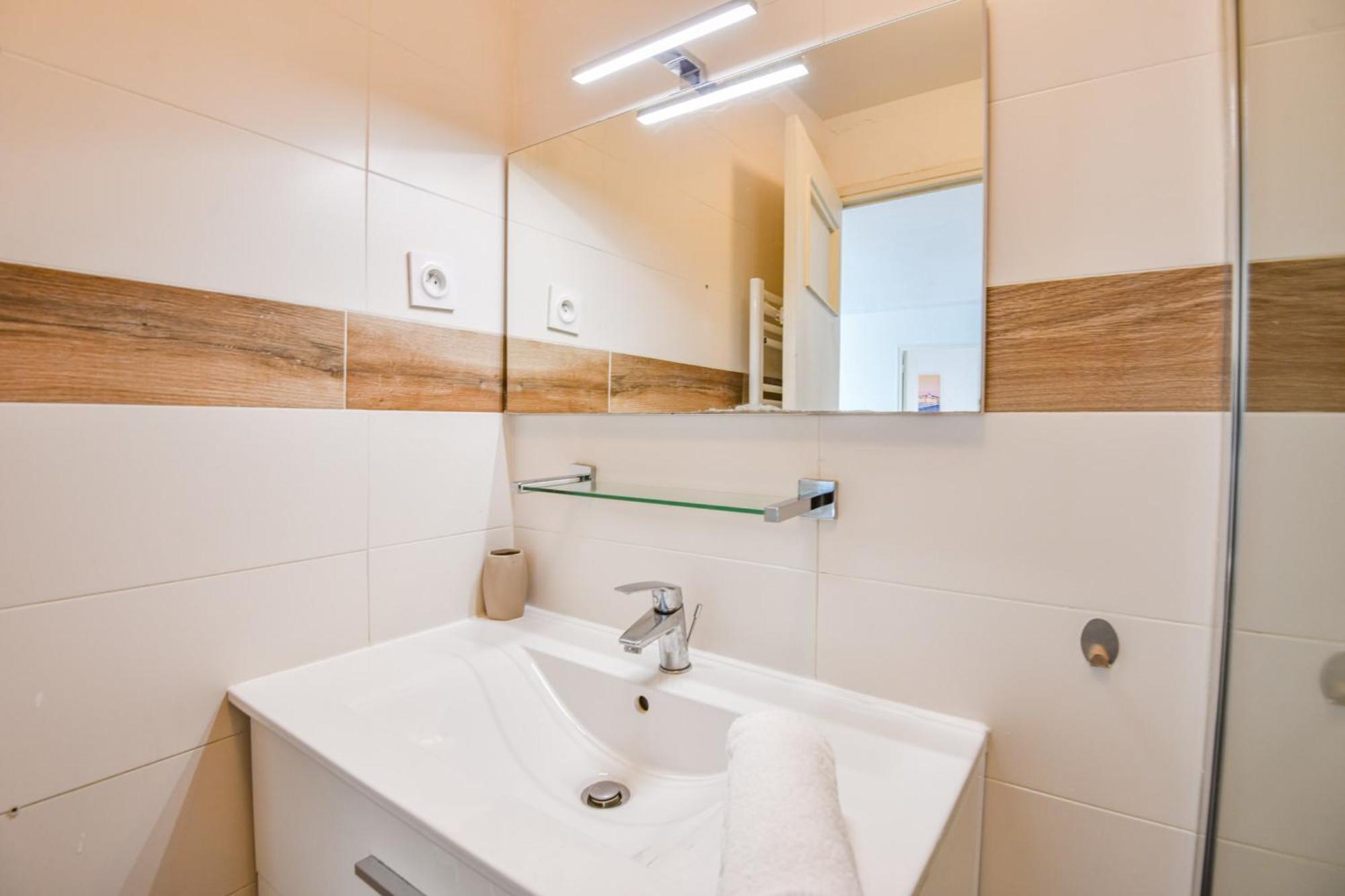 3 Ch Avec Balcon A La Joliette Apartment Marseille