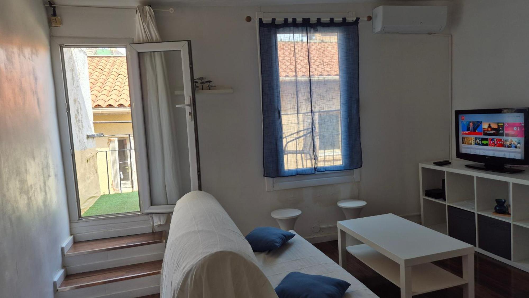 Au Coeur Du Panier Avec Terrasse 2 A 4 Personnes Climatisation Marseilles