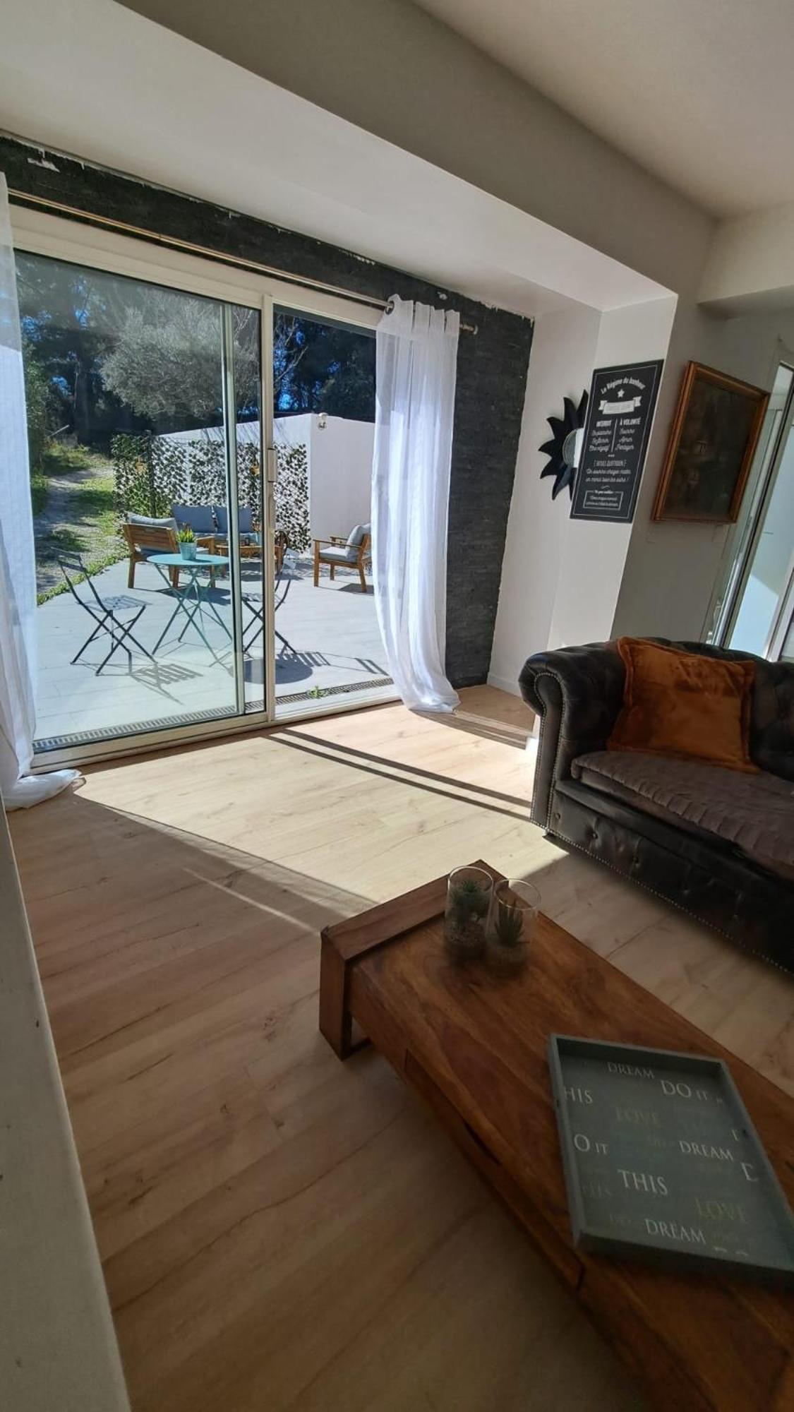 Apartment T2 Avec Terrasse Calme Absolue Dans Marseille