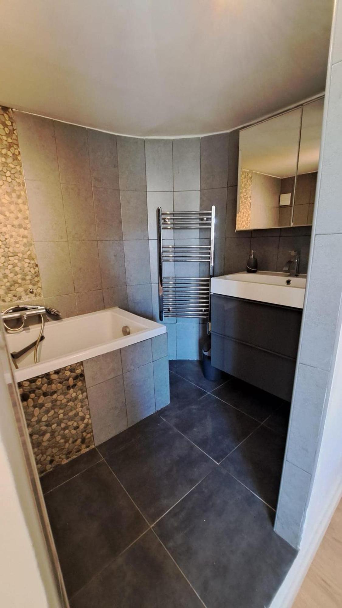 T2 Avec Terrasse Calme Absolue Dans Apartamento *