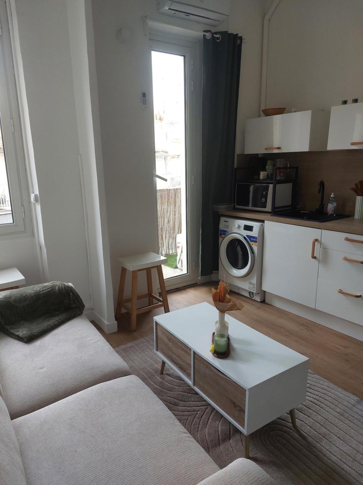 Apartment In Noailles Marseille