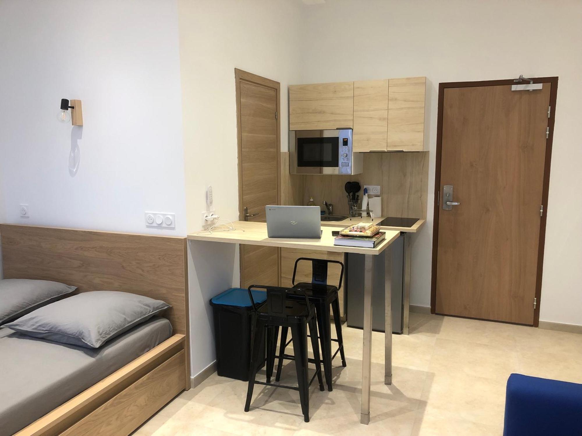 Hostel Vue Imprenable Vieux-port Et Notre Dame Marseille