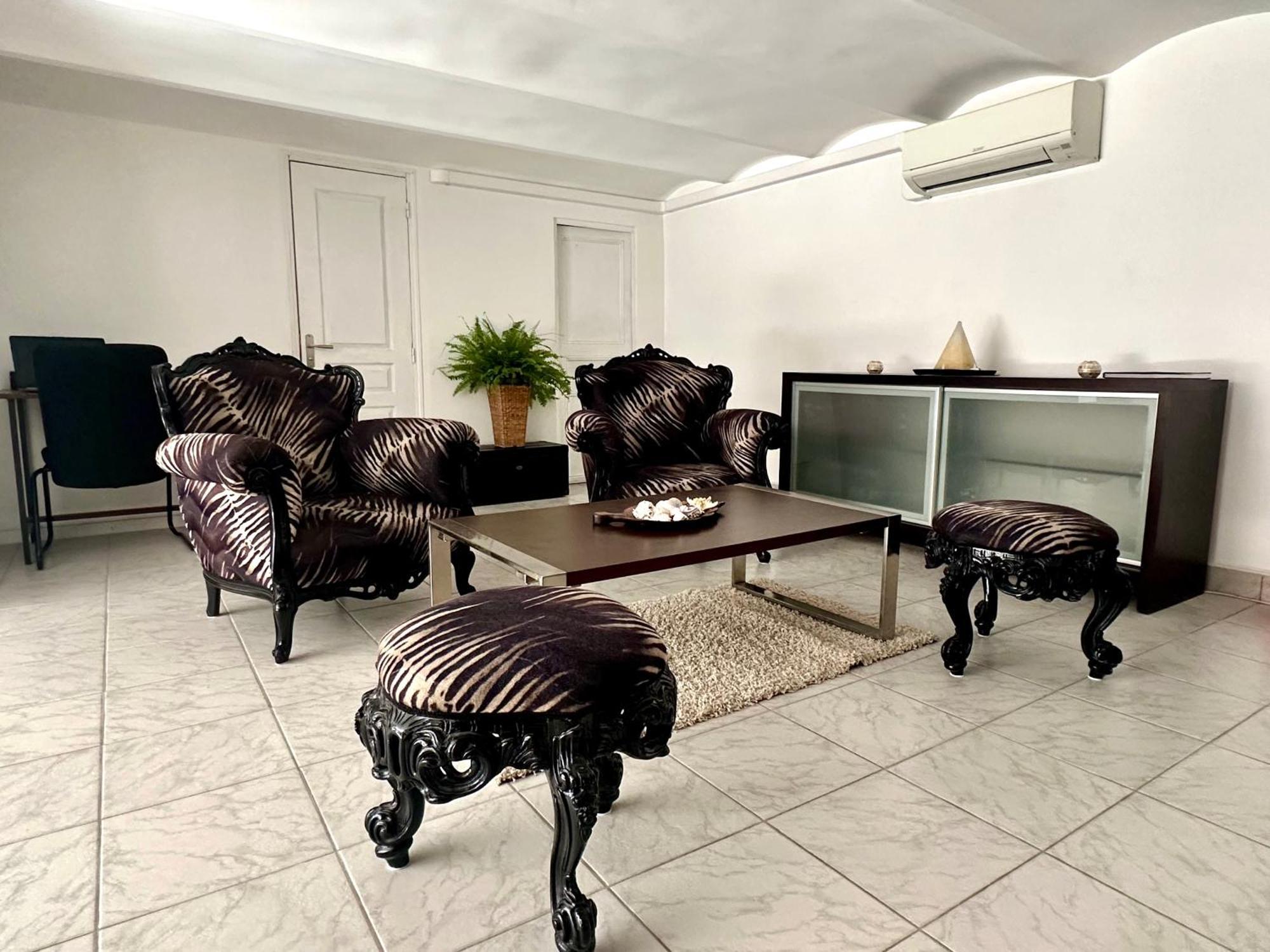 Casa Terra Rossa Le Confort Creatif Au Coeur De Marseille Holiday home
