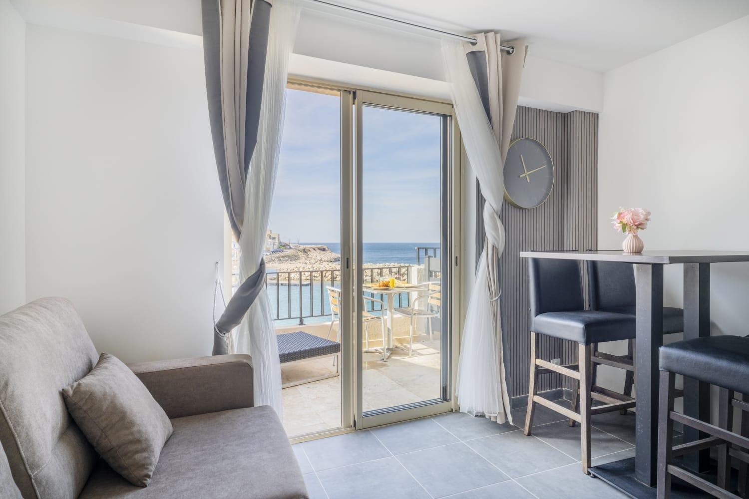 Les Goudes, Acces Direct A La 4 Marseille