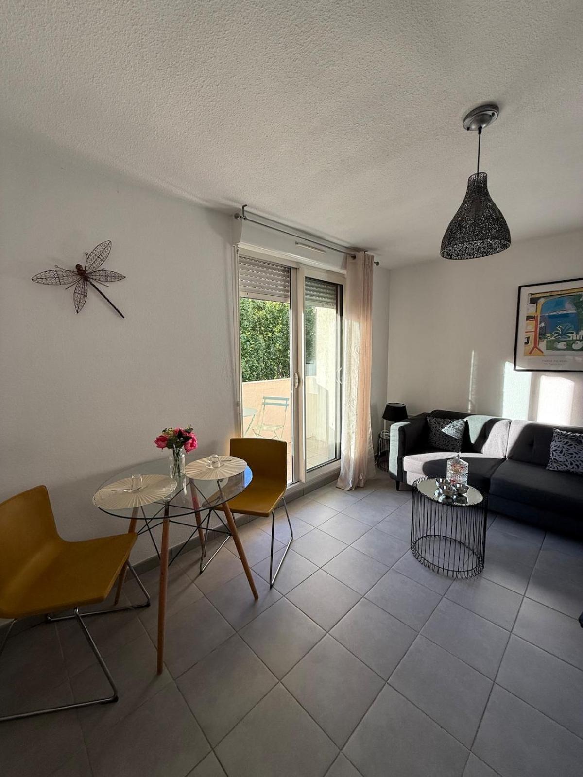 Apartment Moderne Avec Place De Parking Privative *