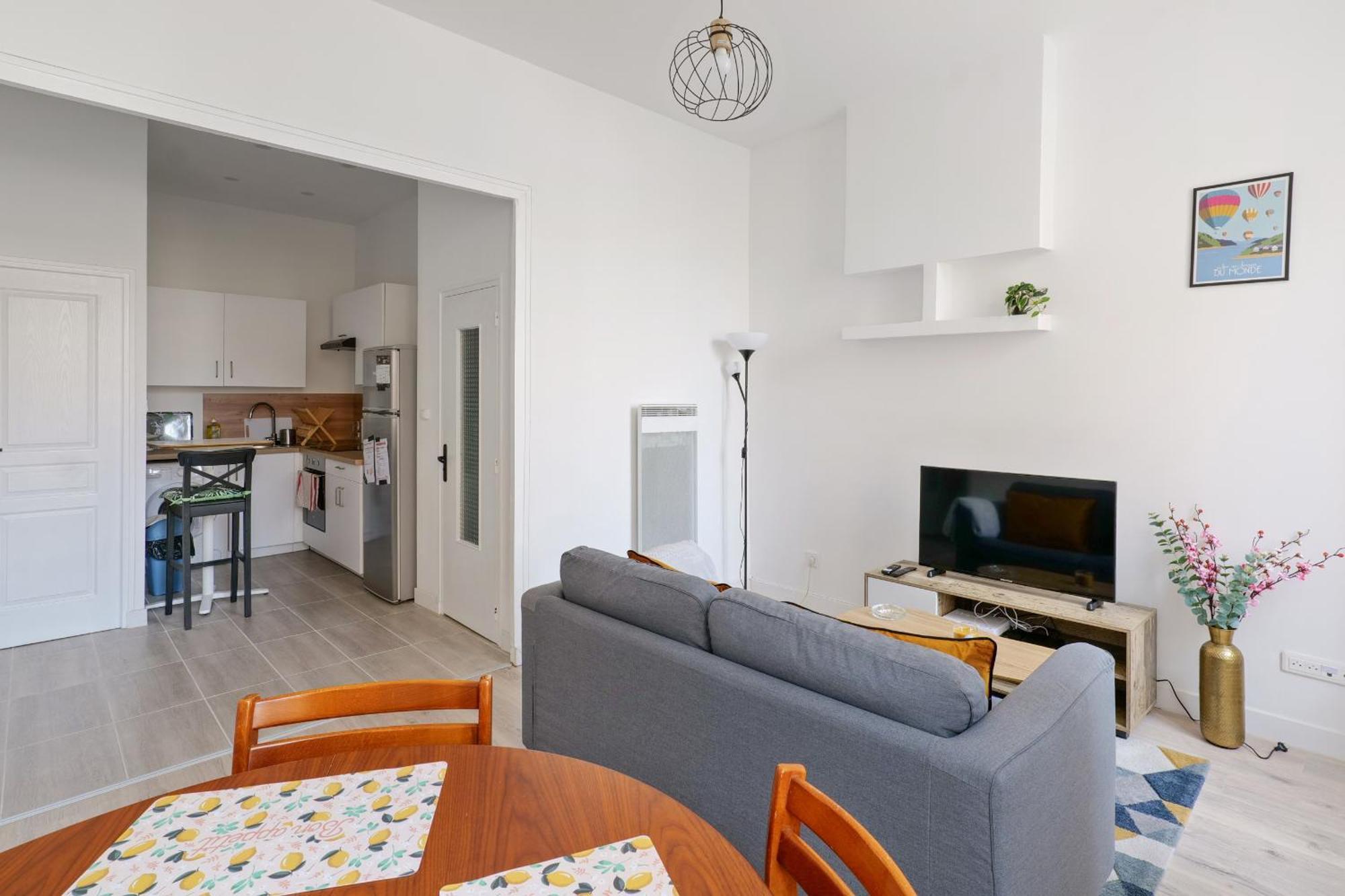 Apartment Montolieu - T2 A 7mn A Pied Du Vieux-port *