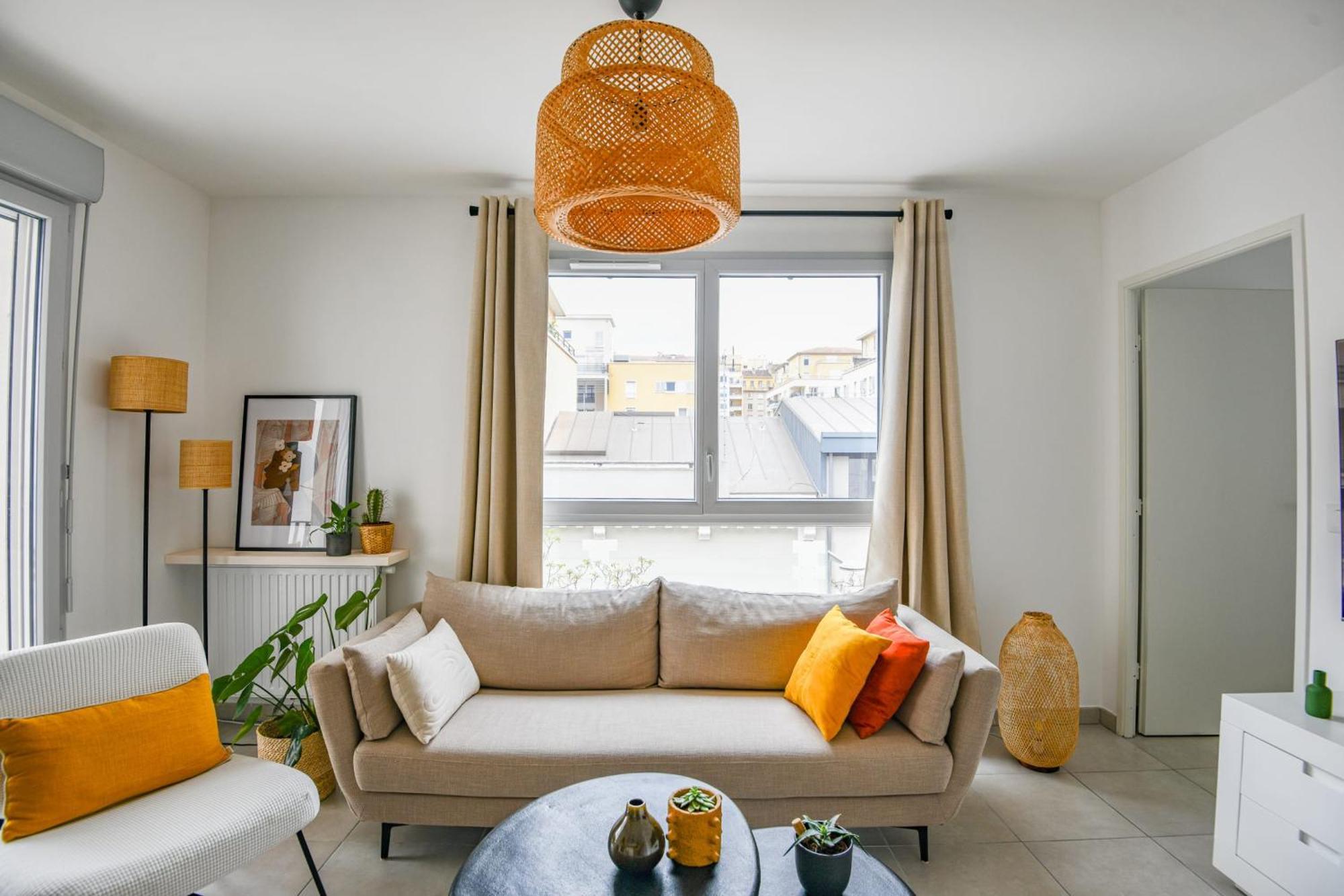 1 Ch Avec Balcon Et Parking A La Joliette Apartamento *