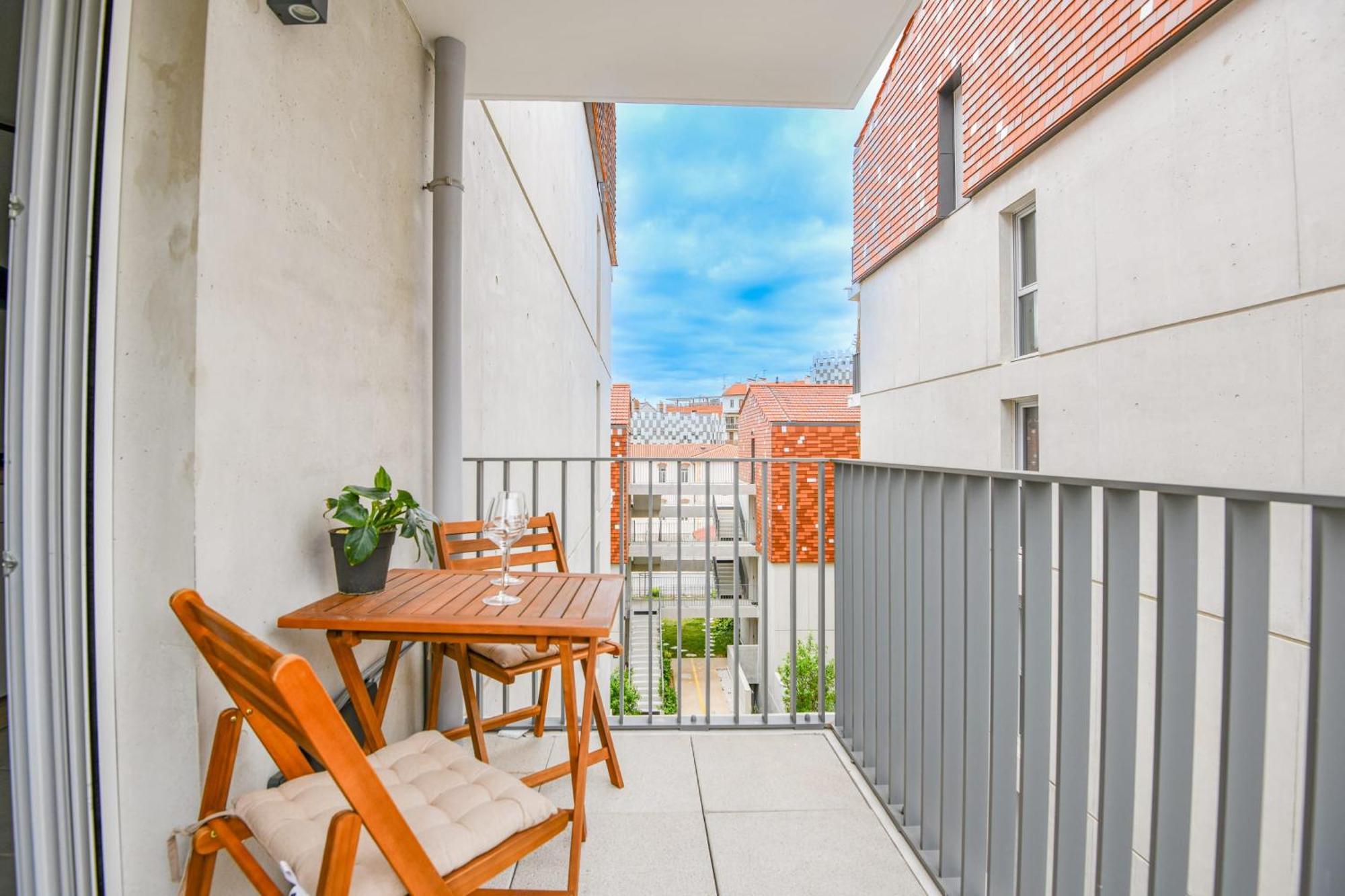 1 Ch Avec Balcon Et Parking A La Joliette Apartamento Marsella