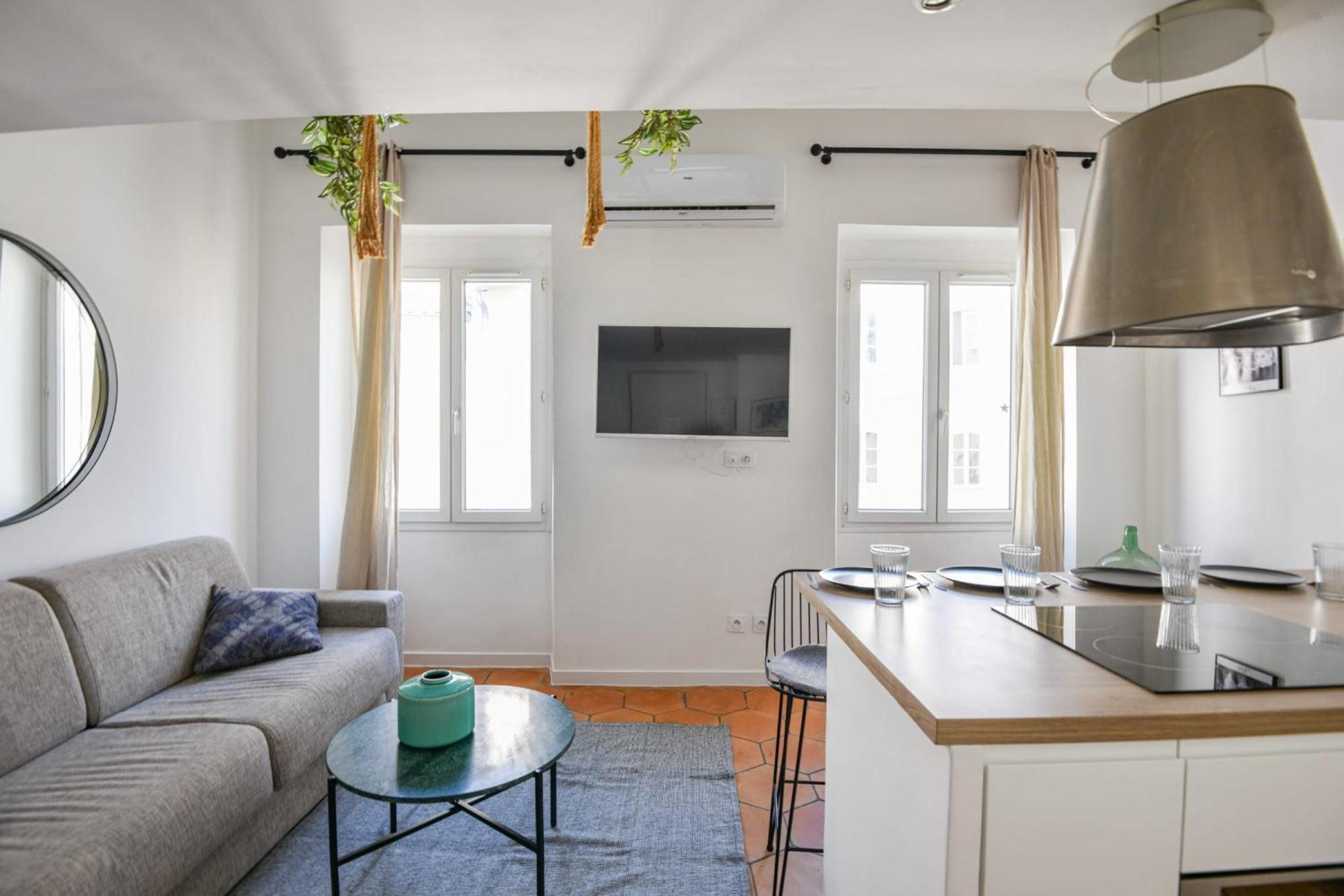 Chez Nais - 1 Ch Avec Clim - St Charles * Marseilles