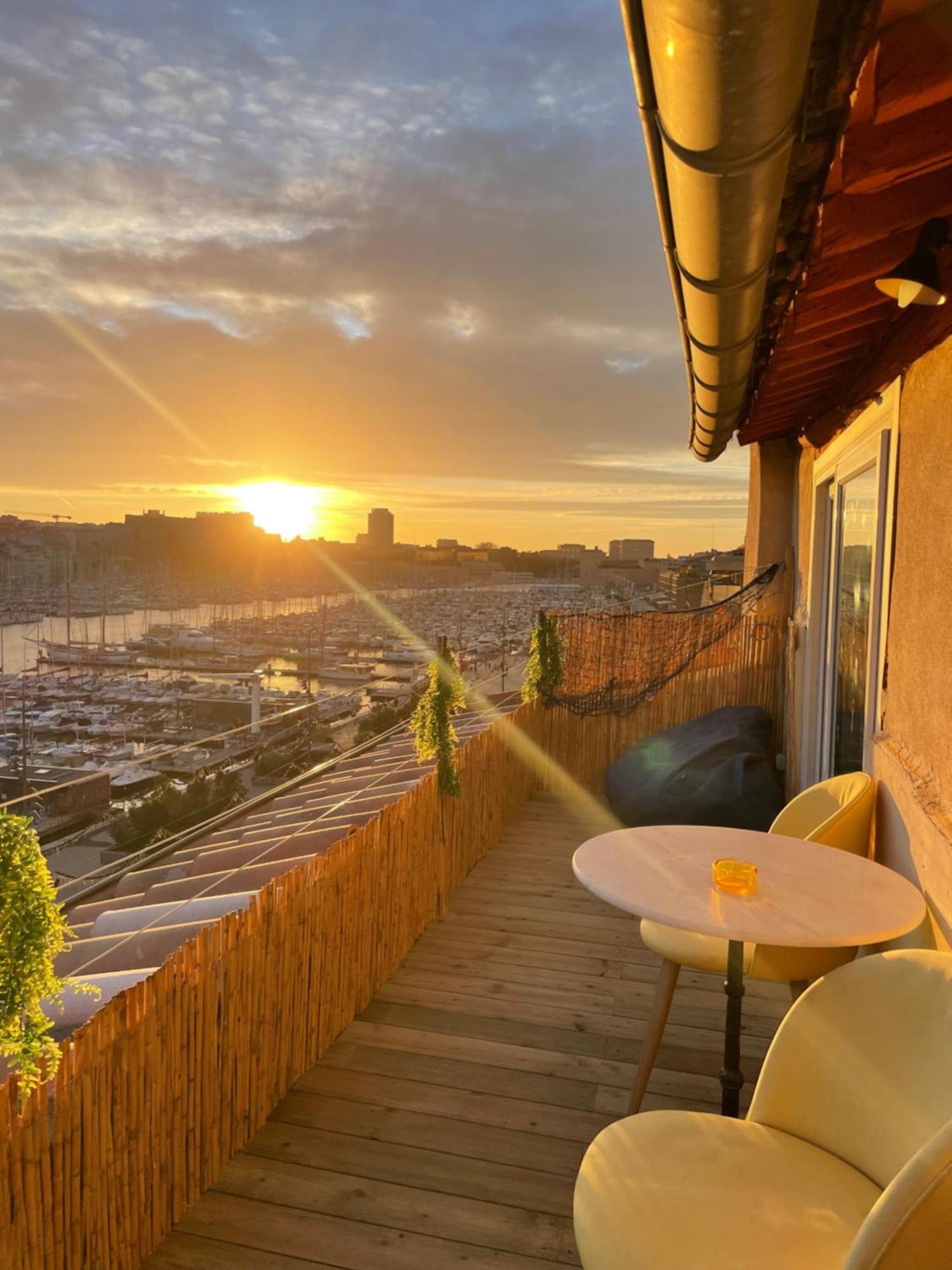 Vue Imprenable Vieux-port Et Notre Dame Hostel Marseille