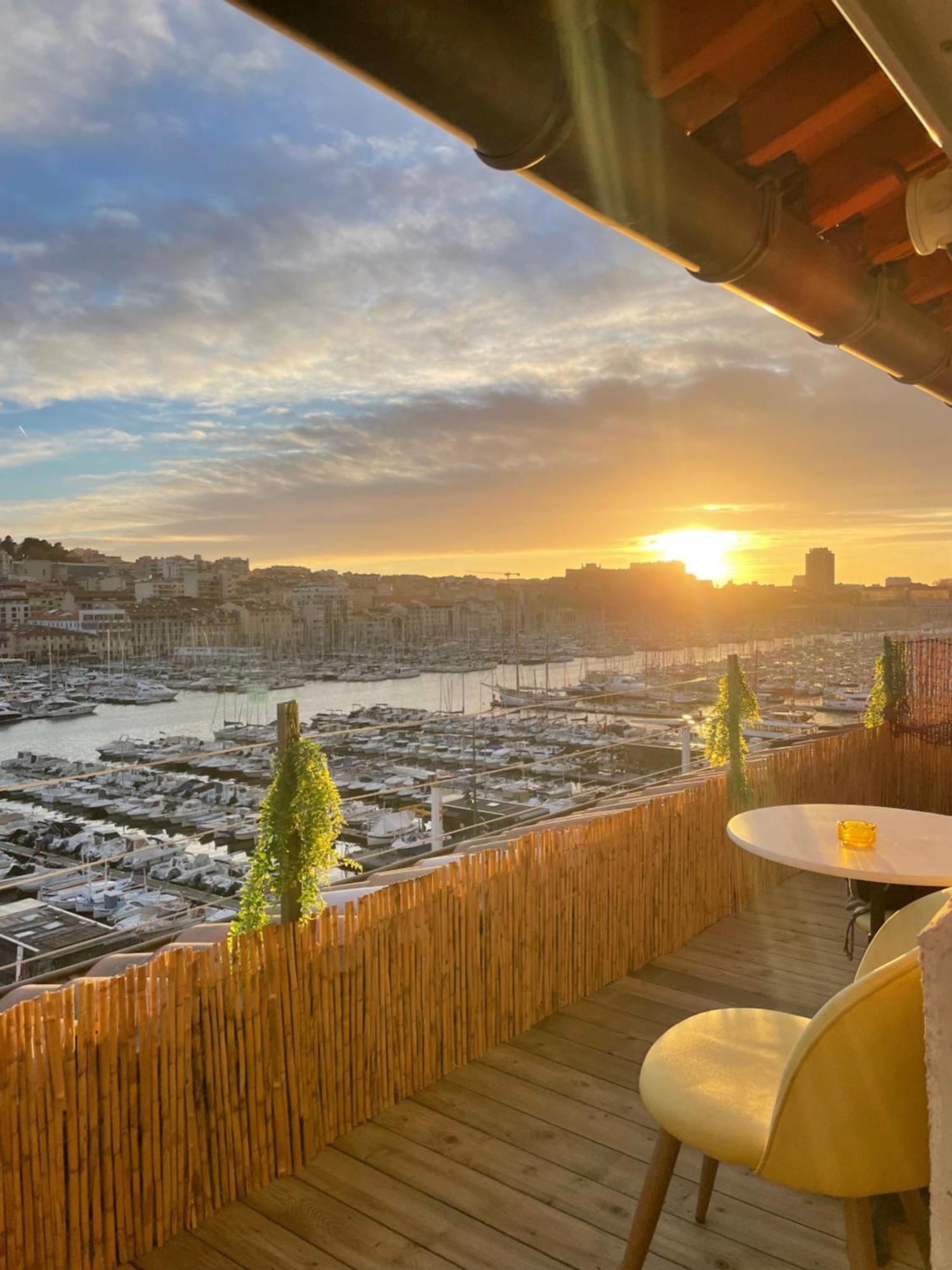 Vue Imprenable Vieux-port Et Notre Dame Hostel Marseille