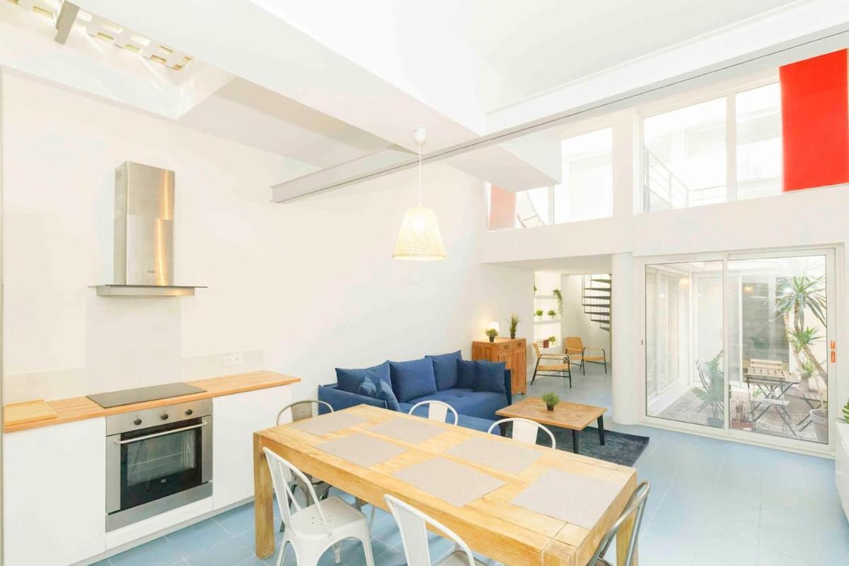 Loft Center & Terrace & Air Conditioning Apartment