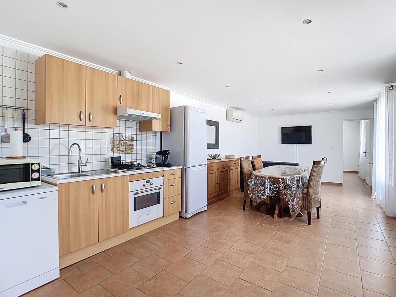 Maison 50m2 Dans Propriete Privee A 20 Minutes De La